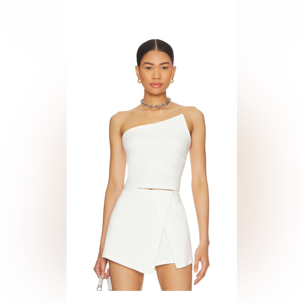 Super down white top and skort set, worn once both size small. Selling together